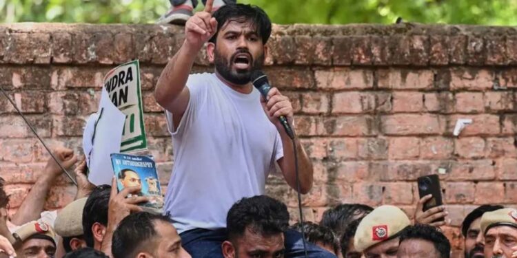 ‘नीट’ पेपरफुटीवरून केंद्र सरकारविरोधात अभिजित दीपकेंनी फुंकले रणशिंग