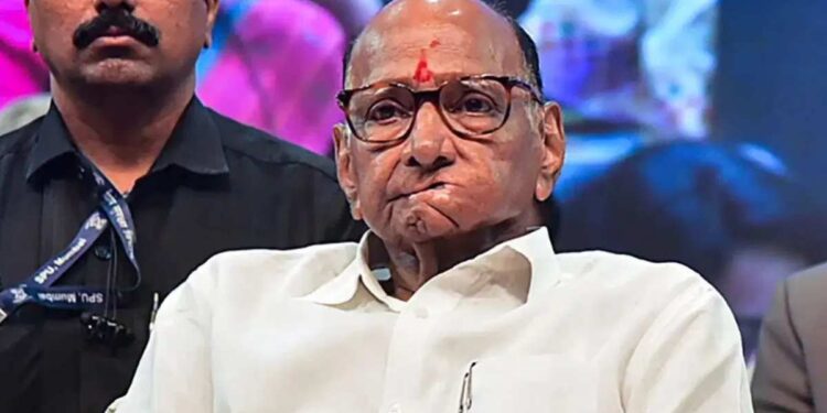 ऑपरेशन टायगरनंतर आता ऑपरेशन तुतारी? शरद पवार गटाच्या खासदाराने घेतली देवेंद्र फडणवीसांची भेट