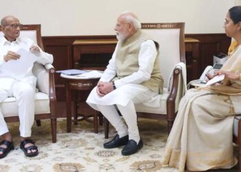 विद्यार्थी आंदोलनाच्या पार्श्वभूमीवर शरद पवारांची मोदींशी भेट; संसदेत झाली महत्त्वाची चर्चा