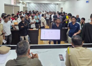 ‘रील्स बहाद्दरांना’ जळगाव पोलिसांचा दणका; थेट मुख्यालयात बोलावून दिला कायद्याचा डोस!