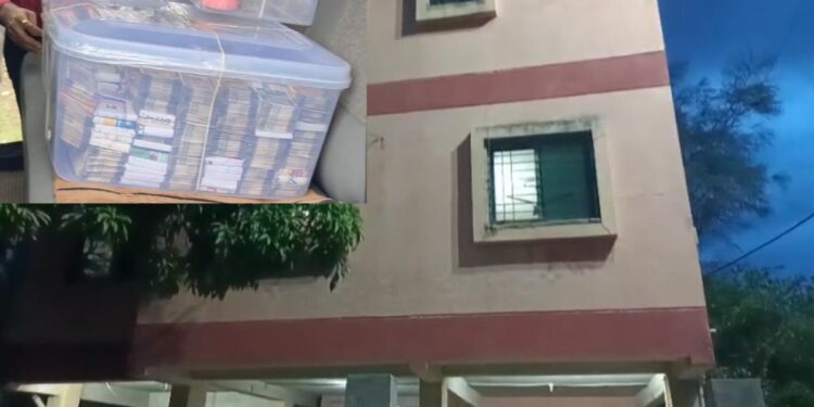 दीड कोटींची कॅश अन् अर्धा किलो सोनं! लाचखोर मुद्रांक जिल्हाधिकारी चौधरींच्या घरातून कोट्यवधींचा मुद्देमाल जप्त