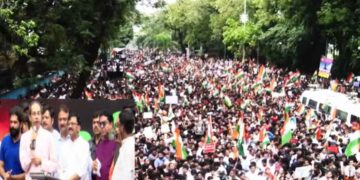 ठाकरे बंधूंच्या ‘तिरंगा मोर्चा’ला जनसमुद्राचा प्रतिसाद; आता ‘इथेनॉल मिश्रित पेट्रोल’विरोधात एल्गार