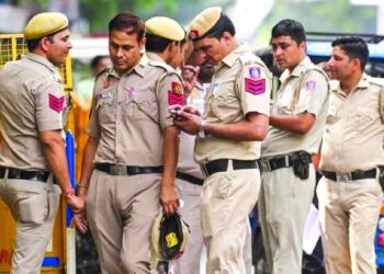 मोठी बातमी ! दिल्ली पोलीस दलाच्या सर्वच कर्मचाऱ्यांसह अधिकाऱ्यांच्या सुट्ट्या रद्द