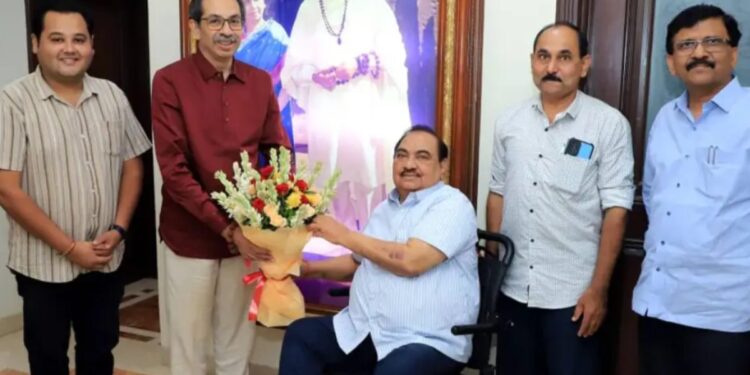 भाजप की ठाकरे गट? मातोश्रीवर जाऊन खडसेंनी घेतली उद्धव ठाकरेंची भेट; राजकीय चर्चांना पुन्हा उधाण