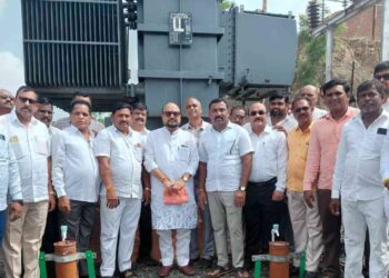 चिंचोली उपकेंद्रात ५ एमव्हीए अतिरिक्त ट्रान्सफॉर्मरचे पालकमंत्री गुलाबराव पाटील यांच्या हस्ते लोकार्पण