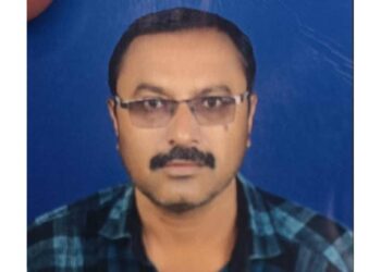 ग्रामसभेत तुफान राडा! ग्रामसेवकाला बेदम मारहाण, जीव वाचवताना मृत्यू
