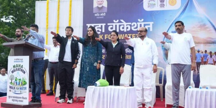 ‘महा वॉकेथॉन’ला जळगावकरांचा उत्स्फूर्त प्रतिसाद; जलसंधारणाची शपथ घेऊन जलसमृद्ध जिल्ह्याचा संकल्प