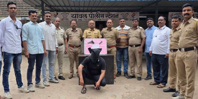 डांभुर्णीत हवेत गोळीबार; कोळन्हावीच्या सरपंचाला जळगावातून अटक; पिस्तूल जप्त