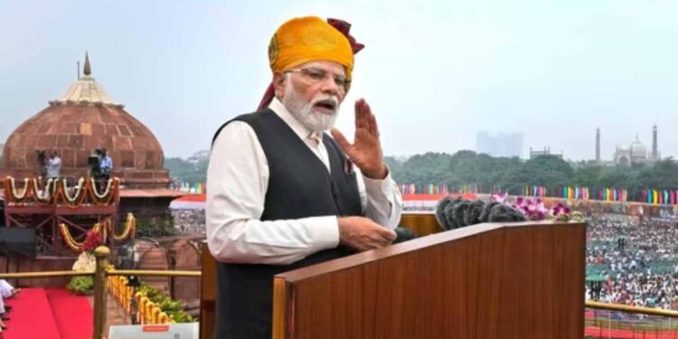 कोचिंग क्लासचा हजारोंचा खर्च वाचणार! लालकिल्ल्यावरून पंतप्रधान मोदींनी केली मोठी घोषणा, वाचा काय आहे?