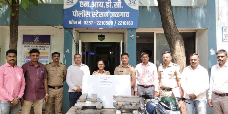 बॅटरी कंपनीतील चोरीचा पर्दाफाश; सहा जण जेरबंद, १ लाख २७ हजारांचा मुद्देमाल जप्त