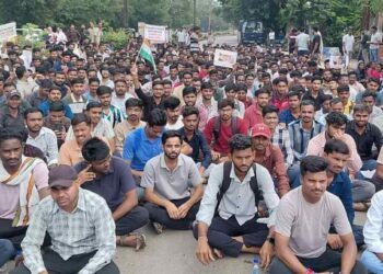 ‘आमच्या भवितव्याशी खेळू नका!’ MPSC विरोधात जळगावात विद्यार्थ्यांचा जोरदार आक्रोश