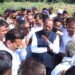 महसूल मंत्री बावनकुळेंचा बांधावर शेतकऱ्यांशी थेट संवाद; शेतात पिठलं-भाकरीचा घेतला आस्वाद