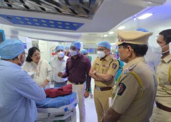 जळगावात १० दिवसांच्या चिमुकलीला निर्जनस्थळी सोडले; तरुणाच्या प्रसंगावधानामुळे वाचले प्राण