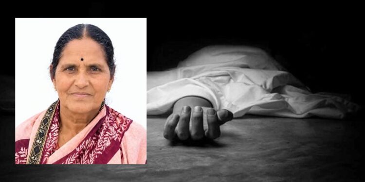 जेवण बनवून दिले नाही म्हणून मुलगा संतापला ! झोपेतच केली आईची निर्घृण हत्या